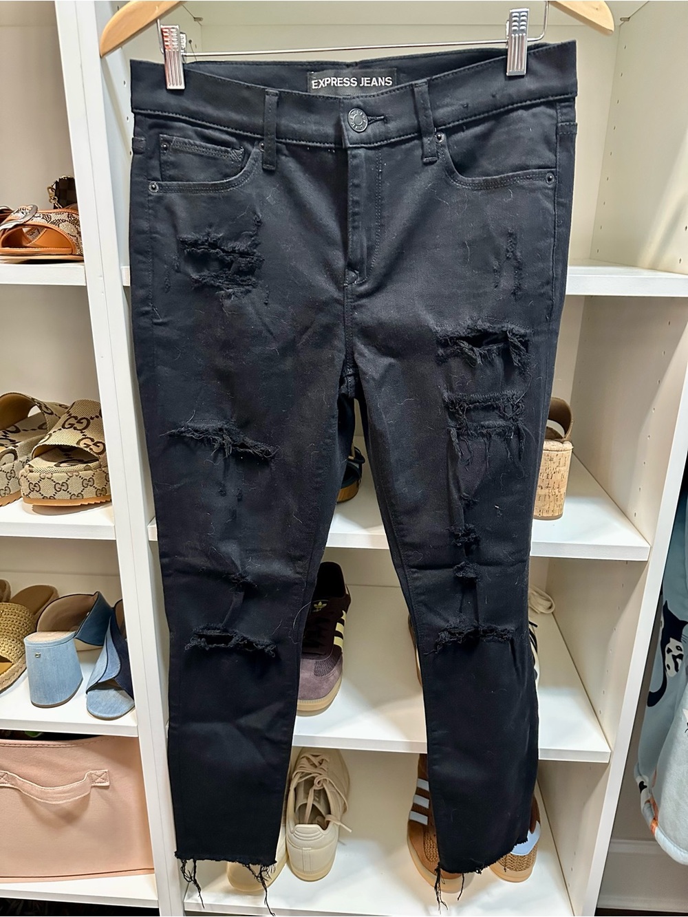 NWT Express Mid-Rise skinny distressed  Legging denim in black size 8
